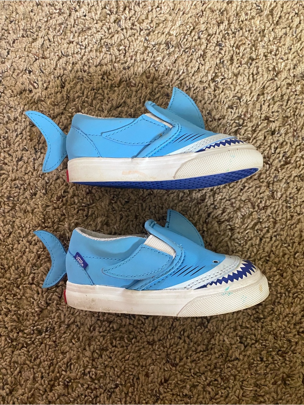 Shark Vans - Picture 2 of 5